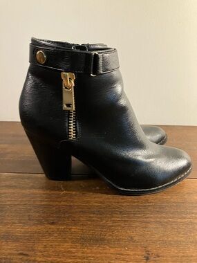 Apt. 9 Black Leather Ankle Booties